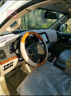 تۆیۆتا لاند کروزەر